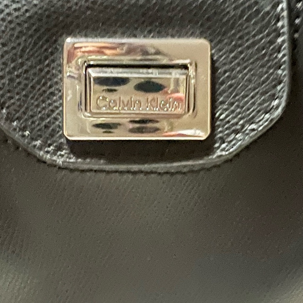 MK cross purse